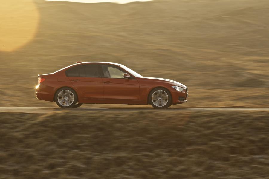  BMW 320d Sport 2012 года  (UK) (фото 16 из 28)